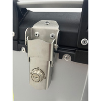 Vente en gros usine : Sacoches latérales courbées en aluminium pour moto, 36L gauche et 32L droite, boîte de rangement latérale pour la modification et l'amélioration des voyages