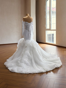 Robe de mariée sirène vintage Ocstrade <span class=keywords><strong>à</strong></span> épaules dénudées, manches longues, corset en dentelle, plissée en mousseline, volants évasés, longue traîne - Product Image 3