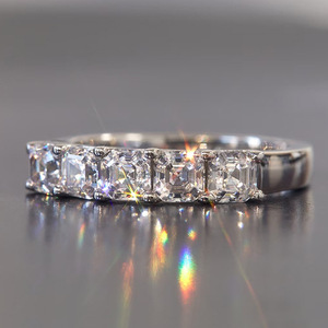 Anello di fidanzamento classico da donna in oro bianco con diamante taglio smeraldo colore D naturale T0757 - Product Image 1