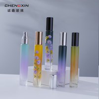 Flacons en verre carrés portables de 10 ml avec applicateur à bille, finition mate, pulvérisateur à pompe, pour échantillons cosmétiques et diffuseurs, sérigraphiés