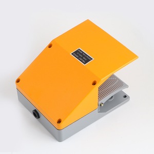 Interruptor de pedal de doble polo YDT1-15 178x211x175mm con carcasa metálica y contactos plateados para uso industrial - Product Image 2