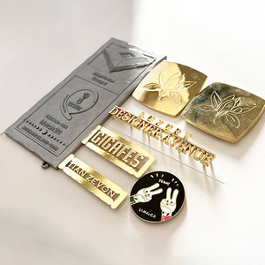 Etiquetas de Cadena con Logotipo de Marca Metálica, Placa de Identificación de Aluminio Fundido Grabada, Etiqueta de Logotipo Metálico 3D - Product Image 1