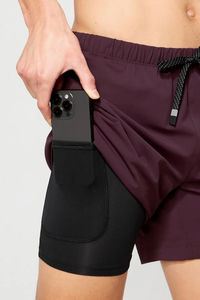 กางเกงขาสั้นออกกำลังกายผู้ชายแบบ 2 in 1 ผ้าระบายอากาศดี มีซับใน พร้อมโลโก้สั่งทำได้ ขายส่ง กางเกงฟิตเนสเพาะกาย กางเกงออกกำลังกายมีกระเป๋า กางเกงไนลอน - Product Image 5