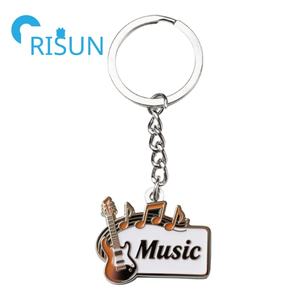 LLavero <span class=keywords><strong>de</strong></span> instrumentos musicales <span class=keywords><strong>de</strong></span> metal personalizado nota teclado Lyrie letras llavero Piano música llaveros - Product Image 5