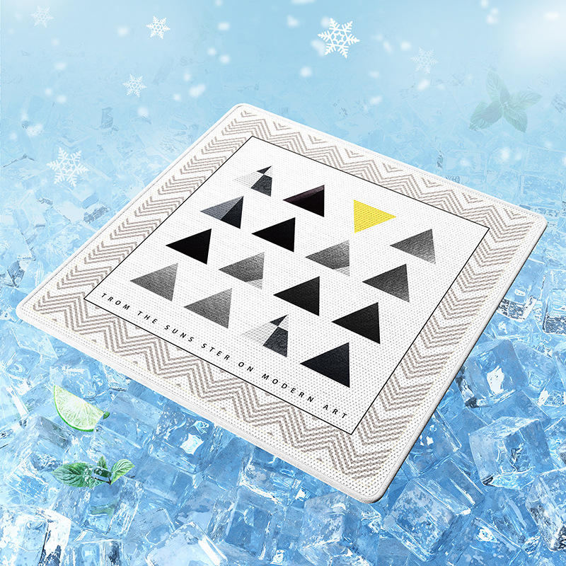 Tapis pour animaux de compagnie en soie glacée - Soin pour chien en forme de fleur