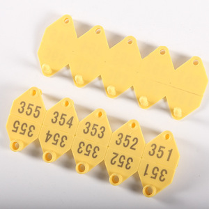 Etiquettes d'oreille monobloc en TPU pour chèvres et porcelets, imprimées au laser, 34*67mm, modèle Caprae Aures - Product Image 4