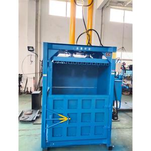 Compacteur vertical <span class=keywords><strong>hydraulique</strong></span> mini-<span class=keywords><strong>presse</strong></span> avec moteur et roulement pour plastiques PET usagés, <span class=keywords><strong>d</strong></span>échets plastiques, alliages et acier inoxydable - Product Image 1
