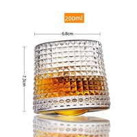 200ml Creative Rocking Whisky Liquor Glass Mug Set Vertical Line Premium Slanted Round Bottom Whisky Glass Cup avec Base en bois