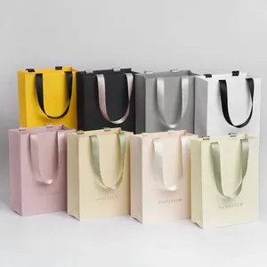 <span class=keywords><strong>Stampa</strong></span> su misura il tuo Logo borsa di carta per lo Shopping di marca di lusso per abbigliamento cosmetico scarpe da regalo borsa Boutique con manico a nastro - Product Image 1