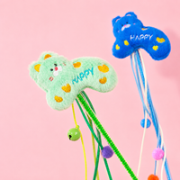 Jouet interactif pour chat : baguette de chat en peluche avec clochette, ruban et pompon pour la poursuite et l'exercice en intérieur – 4 couleurs