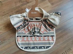 Babero Bandana para Niños con Cierre de Botones, Diseño de Uso Invertido, Material PU, para la Hora de Comer, Suministro OEM - Product Image 4