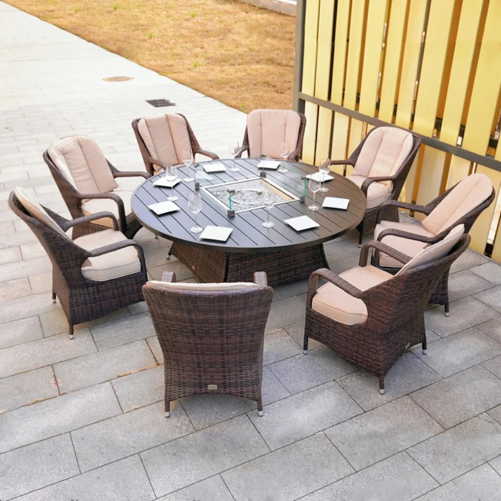 9 adet yeni stil açık Rattan veranda ve bahçe hasır yuvarlak yemek gaz yangın çukur masa ve sandalye mobilya seti