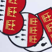 Patch personnalisé en feutre brodé de sequins, motif bouclier ou cœur, thermocollant ou à coudre, pour vêtements, style drapeau de carnaval, vente en gros