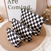 Sac de maquillage personnalisé avec logo, nouveau design tendance, sac de toilette en maille imperméable, grande capacité de rangement, sac à cosmétiques avec poignée