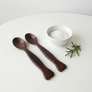 Cuillère en bois multifonctionnelle pour la cuisine, la pâtisserie et le service - Product Image 1
