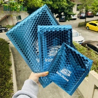 Fournisseur en gros Enveloppe rembourrée à bulles bleues enveloppe à bulles d'air poly sacs postaux échantillon gratuit sac à bulles enduit d'aluminium de courrier