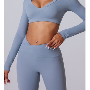 Haut de yoga personnalisé grande taille sexy dos nu col en V pour femme, respirant, séchage rapide, léger, couleur unie, manches courtes, coupe courte fitness - Product Image 2