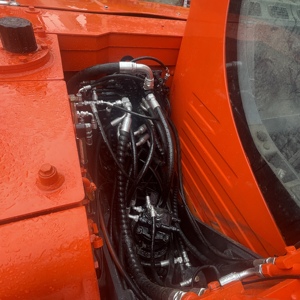รถขุดดิน Doosan DX75-9C ขนาด 8 ตัน ระบบไฮดรอลิก แบบตีนตะขาบ เครื่องจักรก่อสร้างขนาดเล็ก พร้อมบุ้งกี๋ขุด - Product Image 5