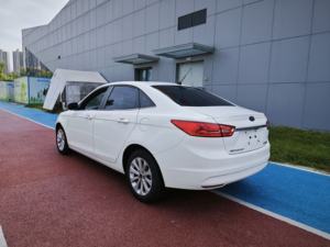 Ford Escort 1.5L <span class=keywords><strong>2015</strong></span> bien équipée, sûre (ESC), spacieuse, voiture familiale à bas prix - Product Image 4