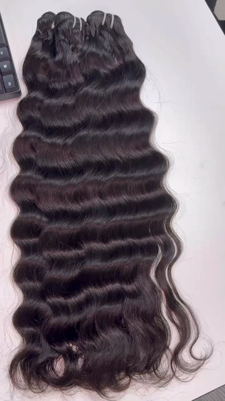 ผมต่อแบบลอนลึก