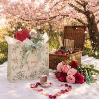 Sac cadeau en papier imprimé de luxe personnalisé, estampage à chaud, poignée de style chinois, pour anniversaire, Saint-Valentin, sac d'emballage en papier en gros