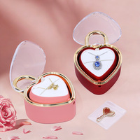 Boîte à bijoux en forme de cœur avec rose éternelle, support rotatif à 360° en acrylique pour bague et collier, cadeau de remise de diplôme pour elle
