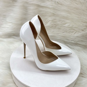 รองเท้าส้นสูงสีดำหนังแก้วแบบปลายแหลมสำหรับผู้หญิง ส้นเข็ม เซ็กซี่ สูง 8 ซม. 10 ซม. 12 ซม.  ปรับแต่งได้ ไซส์ 34-45 - Product Image 3