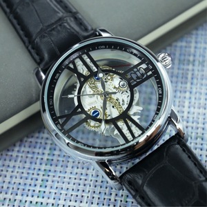 Montre de sport pour homme au style mécanique industriel et au design squeletté transparent - Product Image 2