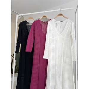 Robe en tricot ajourée Sobie à col en V, coupe ample, respirante, décontractée, couleur écru - Product Image 1