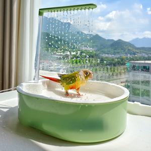 อ่างอาบน้ำนกแก้ว ระบบหมุนเวียนน้ำอัตโนมัติ อุปกรณ์อาบน้ำสำหรับนกโดยเฉพาะ เหมาะสำหรับนกเลิฟเบิร์ด นกค็อกคาเทล นกบัดเจอร์การ์ อ่างอาบน้ำภายนอก - Product Image 1