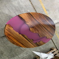 Table de salle à manger en bois massif de noyer avec dessus en résine époxy, design spécial Ocean