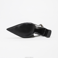 Vente en gros d'usine - Escarpins élégants pour femmes en cuir verni, à bout pointu, mode été, 9,5 cm, avec bordure dorée