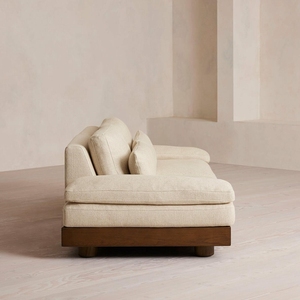 Sofá de Tres Plazas de Madera Maciza Estilo Nórdico Vintage, Tapizado en Color Blanco Hueso Personalizado, Muebles para Sala de Estar - Product Image 3