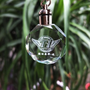 Llavero de cristal con <span class=keywords><strong>foto</strong></span> grabada con láser 3D personalizado, regalo de negocios con el logotipo del equipo del club, llaveros y mosquetones promocionales - Product Image 2