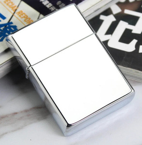 Briquet à <span class=keywords><strong>kérosène</strong></span> vintage de luxe avec logo personnalisé, briquet à huile en métal pour cigarettes, vente en gros, briquet fantaisie unique, élégant, coupe-vent - Product Image 3