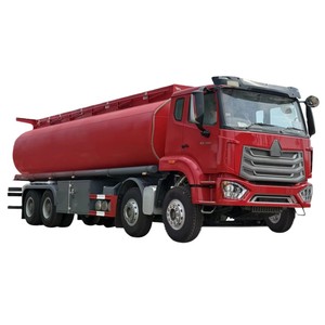Camion-citerne à carburant diesel HOWO NX 8x4 30000L avec pompe et distributeur doseur à vendre - Product Image 1