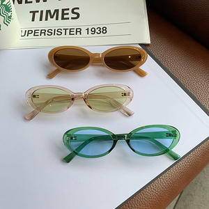 Gafas de sol Qianai con montura pequeña y ovalada UV400 PC Unisex Tipo 3 Lentes de sol verdes B5-3549 - Product Image 2