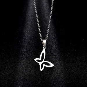 Kalung Liontin Baja Tahan Karat, Perhiasan Fesyen Kalung Liontin Musik Kupu-kupu Berongga Baja Tahan Karat - Product Image 5