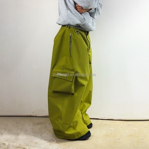 Pantalon de survêtement en nylon à jambes larges et surdimensionné pour homme, design coupe-vent et imperméable personnalisé, pantalon de sport léger, pantalon cargo en nylon - Product Image 3