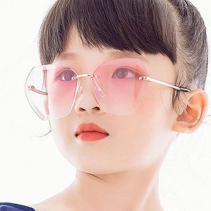 Lunettes de soleil polygonales tendance 2021 pour garçons et filles, avec logo personnalisé, sans monture, surdimensionnées pour enfants - Product Image 3