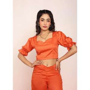 Ensemble pantalon et haut à découpes florales Rust pour femme, ensemble coordonné élégant, tenue deux pièces avec une coupe flatteuse, look tendance, confortable à porter - Product Image 6