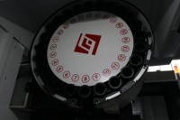 Vente Flash : Centre d'usinage vertical CNC VMC1370 avec châssis en fonte robuste pour l'usinage de pièces en acier et aluminium