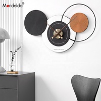 Horloge murale en forme de souris de conception nouvelle génération Mandelda, horloge murale ronde en bois, décoration mignonne, horloge d'art pour la chambre d'enfant, promotion