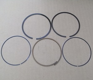 Jeu de segments de piston (RIK) Joymax Z/Z+, GTS, Cruisym, SB Ni, T2, ATV Quadlander 250, 13010-HMA-000 - Product Image 1