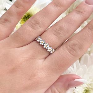 Bagues à fleurs Q122 pour femmes, en émail, serties de pierres, bijoux cadeau, bague tendance - Product Image 3