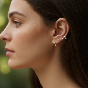 Orecchini a clip con 5 fori e cristalli in acciaio color oro e argento - Product Image 2