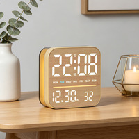 Moderner LED Digitaler Wecker Intelligente Tischuhr für Schlafzimmer Büro mit Umgebungslicht USB-Telefonladefunktion