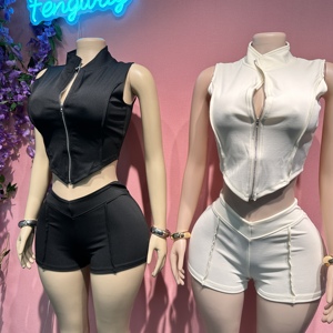 Nuovo Set di <span class=keywords><strong>Abbigliamento</strong></span> Femminile alla Moda, Top Aderente Tinta Unita e Pantaloncini <span class=keywords><strong>Sexy</strong></span> - Product Image 5