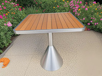 Ensemble table et chaises carrées compactes résistantes au soleil pour l'extérieur, idéal pour les salons de thé, cafés, bars musicaux et zones de détente.