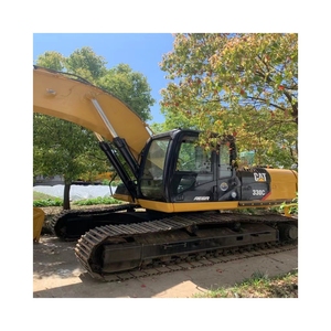 Excavatrice sur chenilles hydraulique CAT 330, couleur jaune et noir, avec bras de creusement et chenilles - Product Image 1